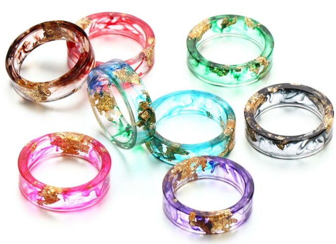 Colourful epoxy rings